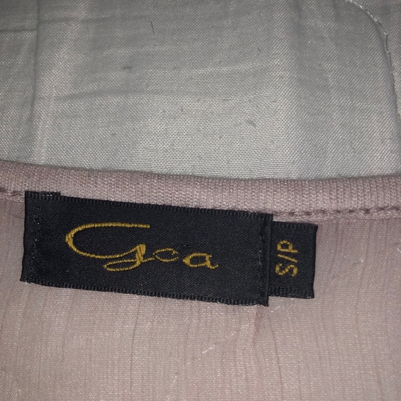 Delicate and ultra feminine blouse 🌷🌷🌷💕 - Picture 6 of 6